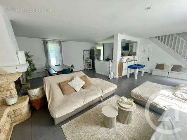 Maison 110 m² à Le Plessis-Belleville  - photo 4