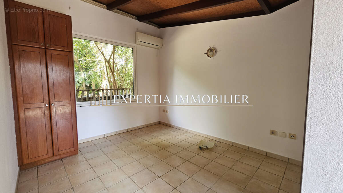 Maison à REMIRE-MONTJOLY