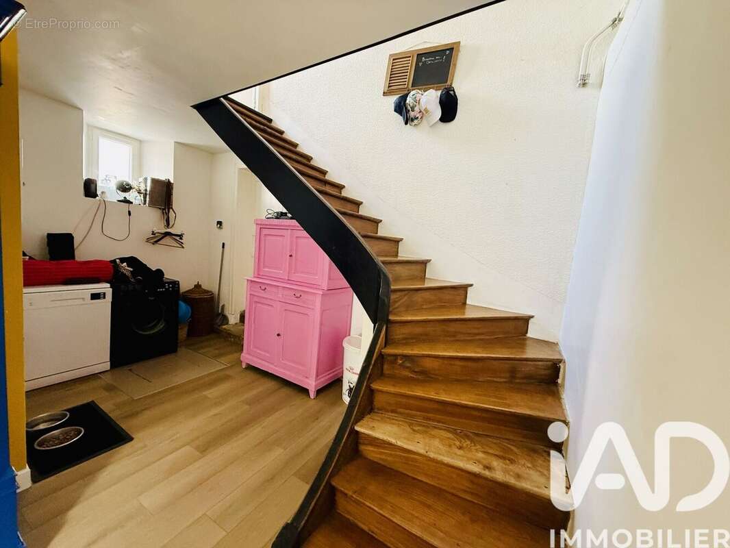 Maison 217 m² à Saint-Jean-De-Marcel  - photo 6