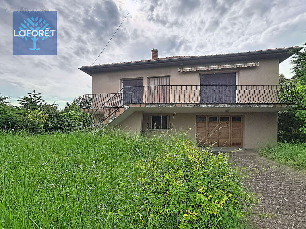 À vendre - Maison familiale avec fort potentiel - 240 m² exploitables - Charly - photo 11