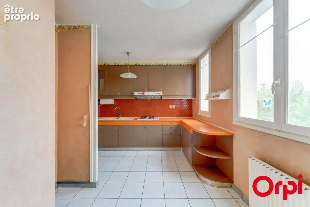 Exclusivité Orpi - Appartement T3 lumineux et traversant de près de 70 m2 avec une place privative - photo 8