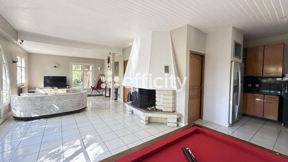 Maison 225 m² à Gujan-Mestras  - photo 7