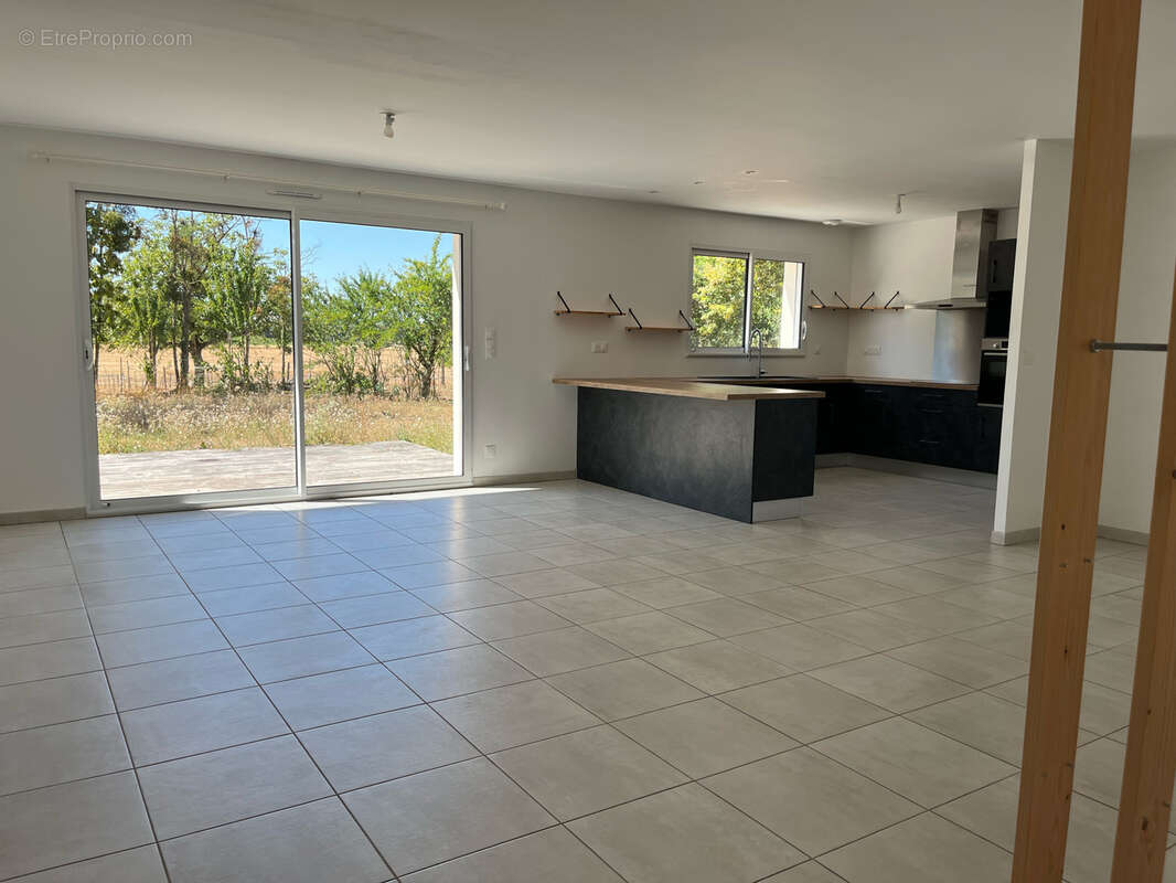 Pavillon récent de plain-pied 110 m2, 3 chambres - photo 4
