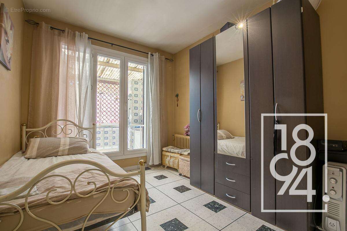 Appartement à MARSEILLE-3E