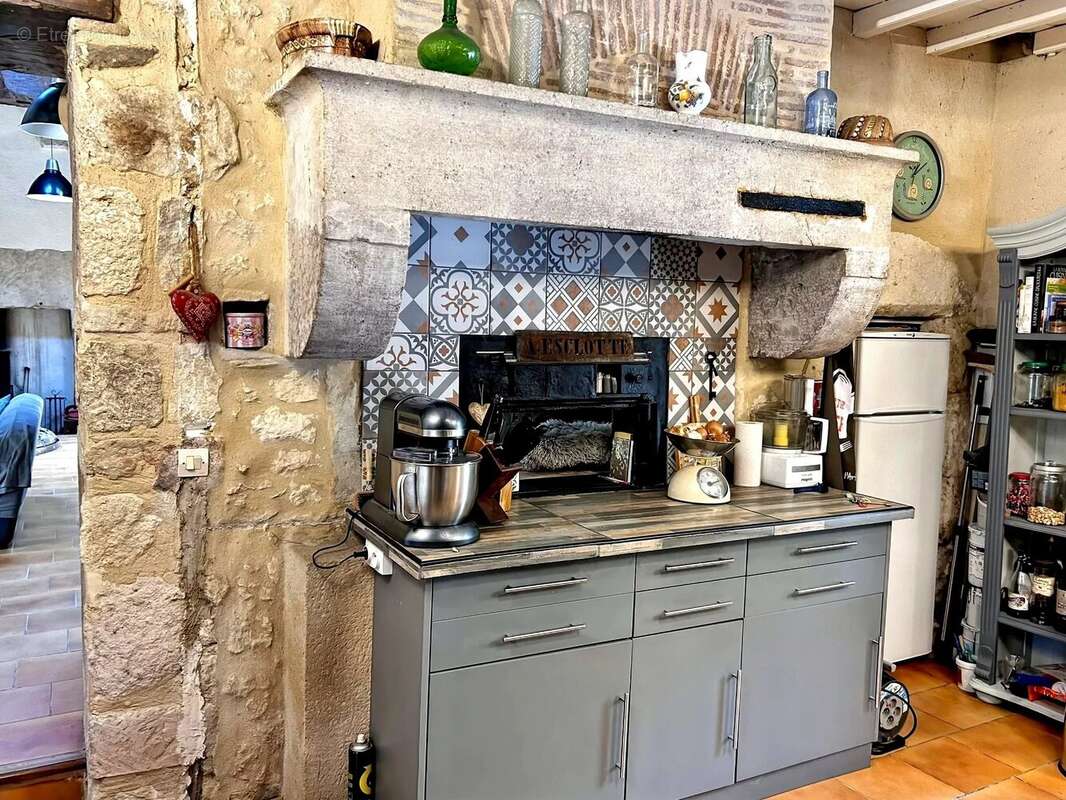 Magnifique moulin en pierre du XVIe siècle dans un cadre bucolique - photo 8