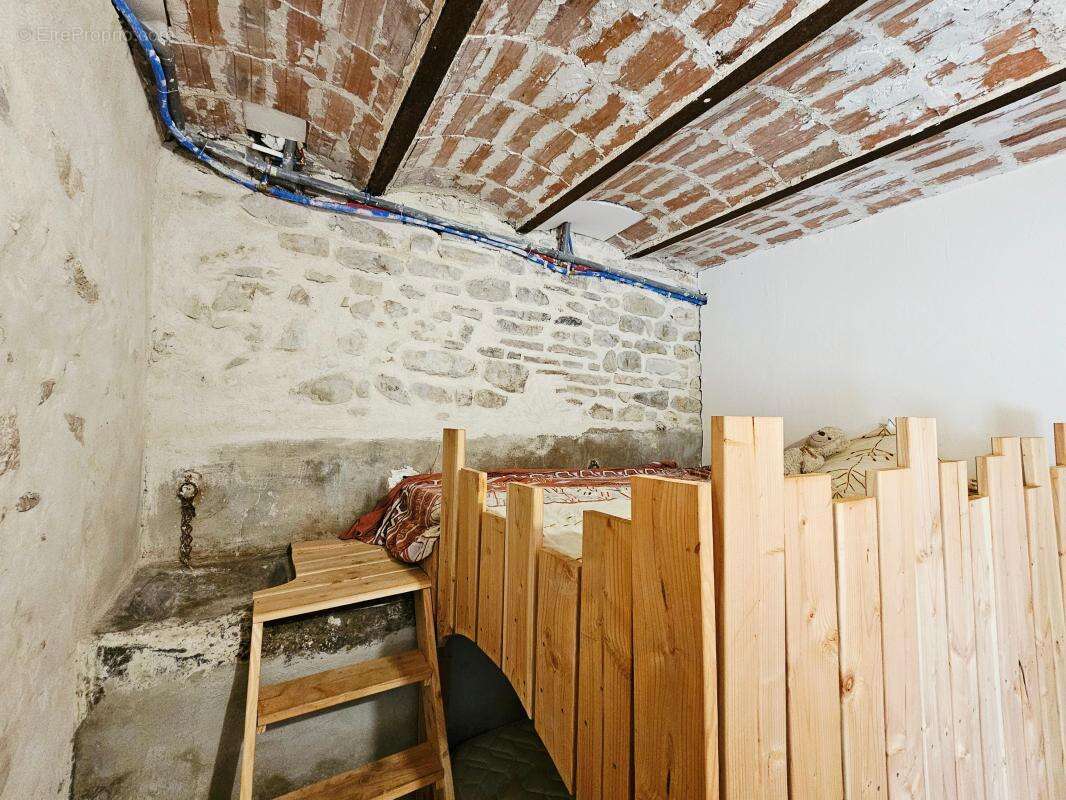 Maison rénovée + dépendance + grand terrain et potentiel : une belle opportunité ! - photo 9