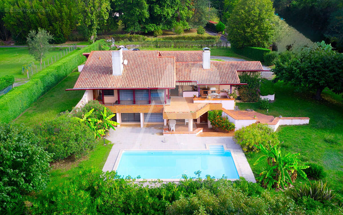 Maison à PEYREHORADE