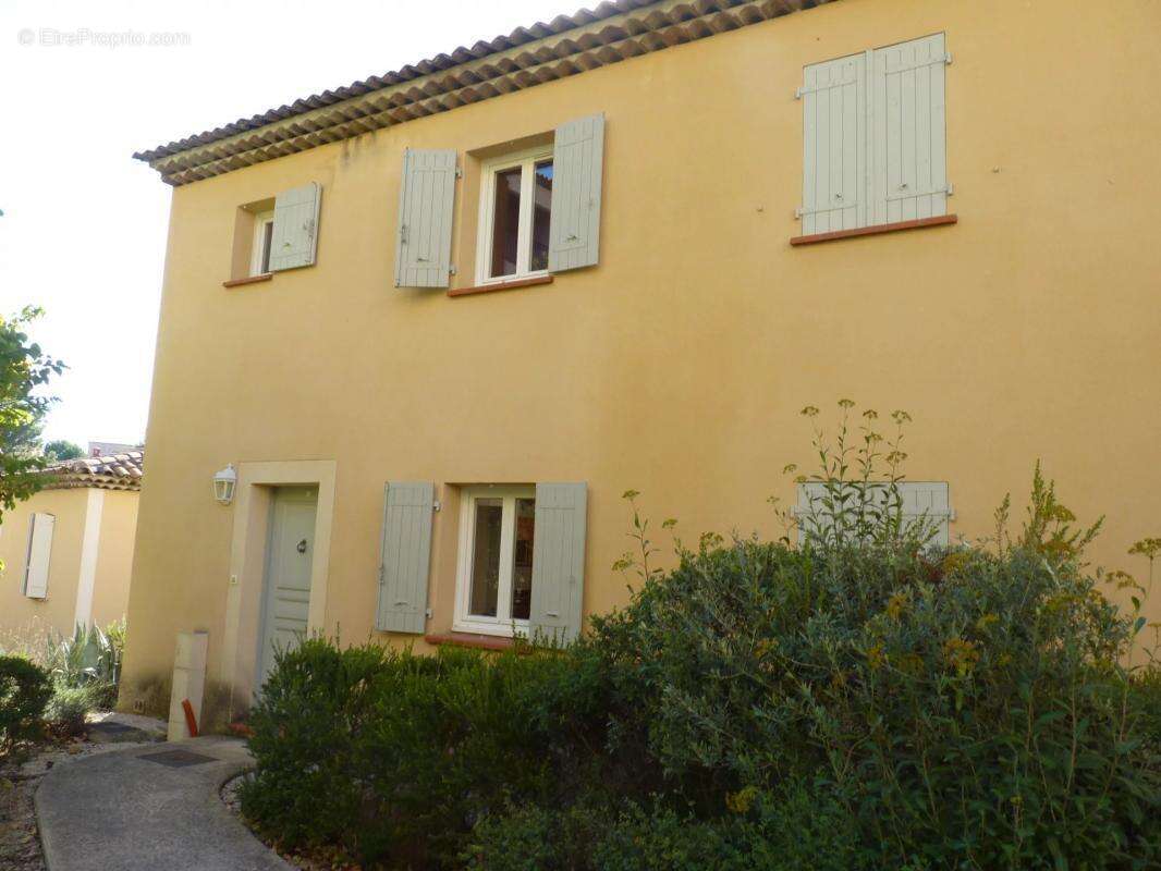 Appartement à MALLEMORT