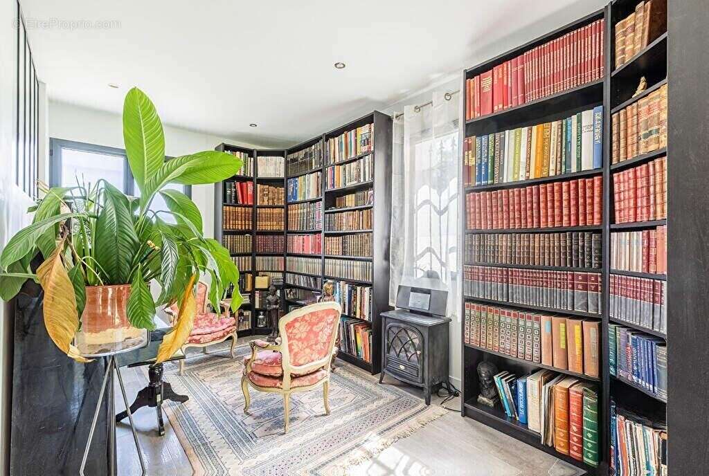 Maison à VERRIERES-LE-BUISSON