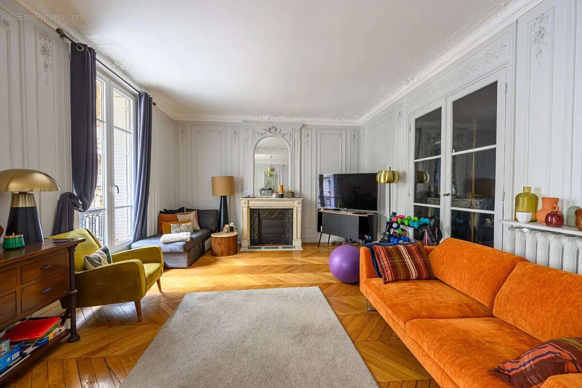 Appartement à PARIS-18E