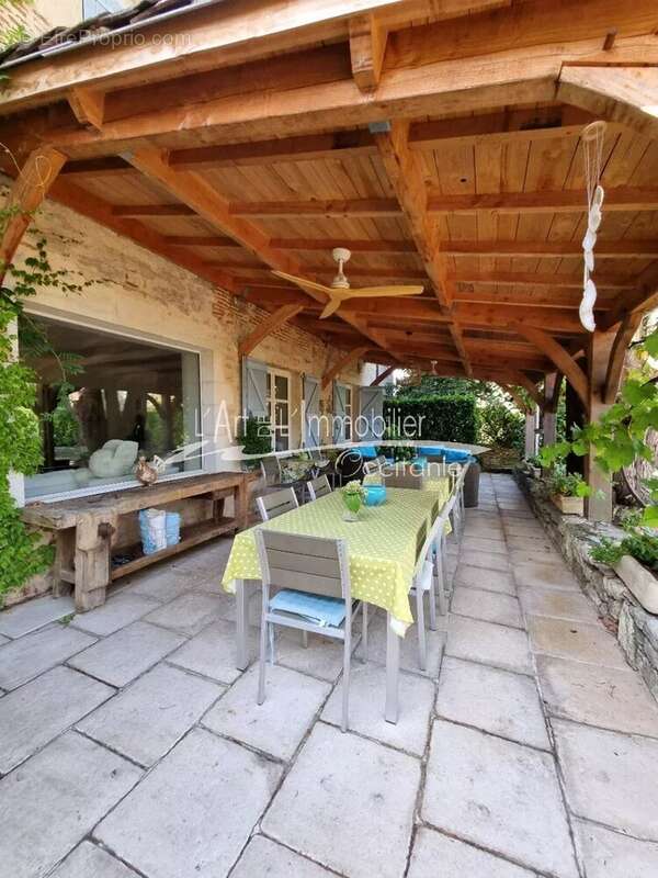 Maison à MERCUES