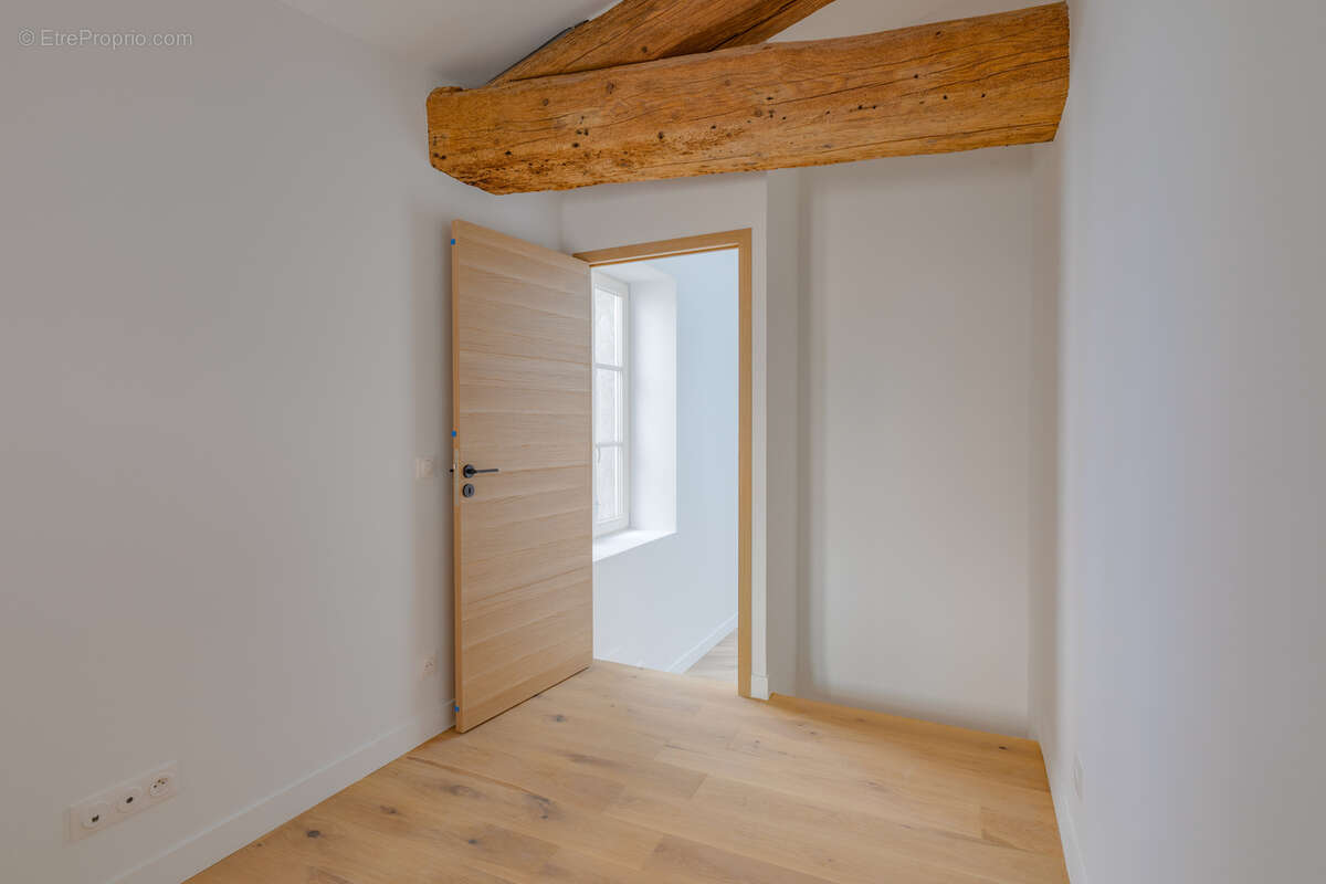 Appartement à SAINT-GENIS-LAVAL