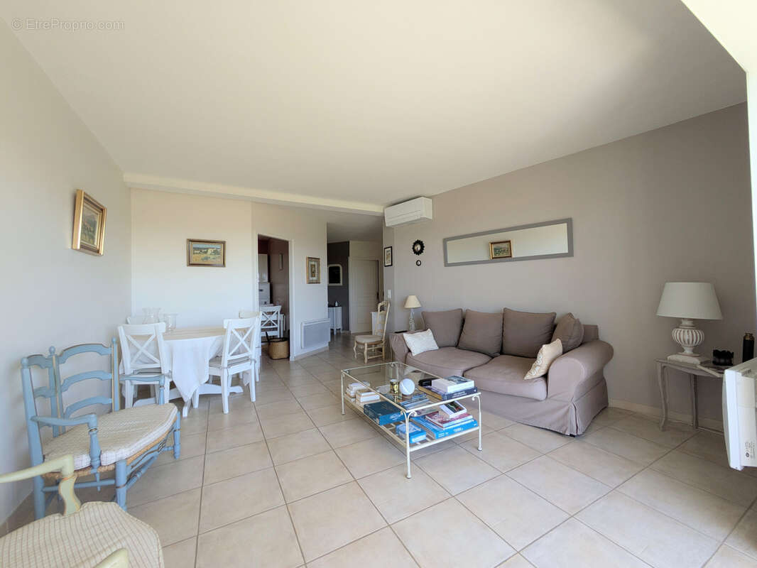 Appartement à SIX-FOURS-LES-PLAGES