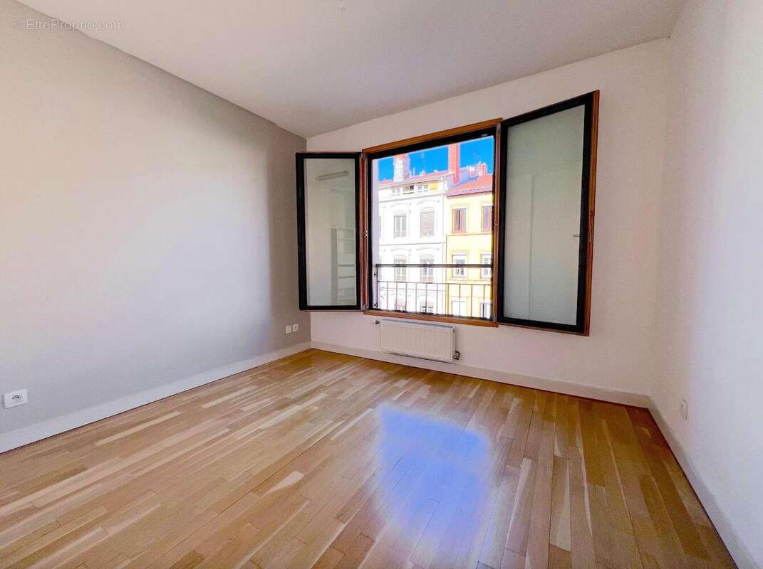   - Appartement à LYON-3E