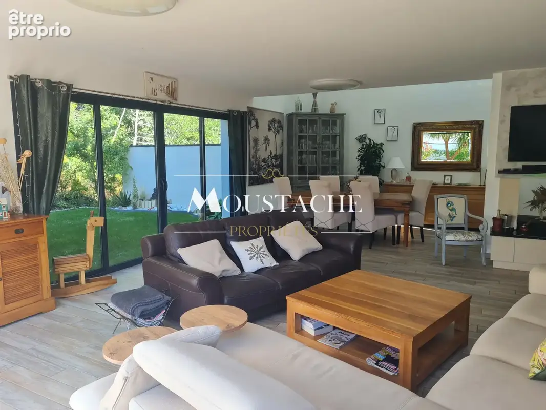 Superbe villa / maison contemporaine - avec piscine à 300m du centre-ville - - photo 15