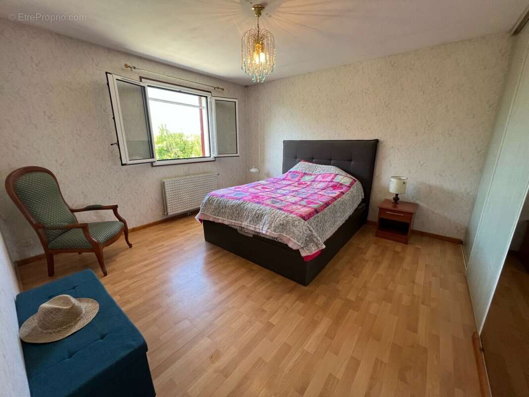 Maison à CHARNAY-LES-MACON