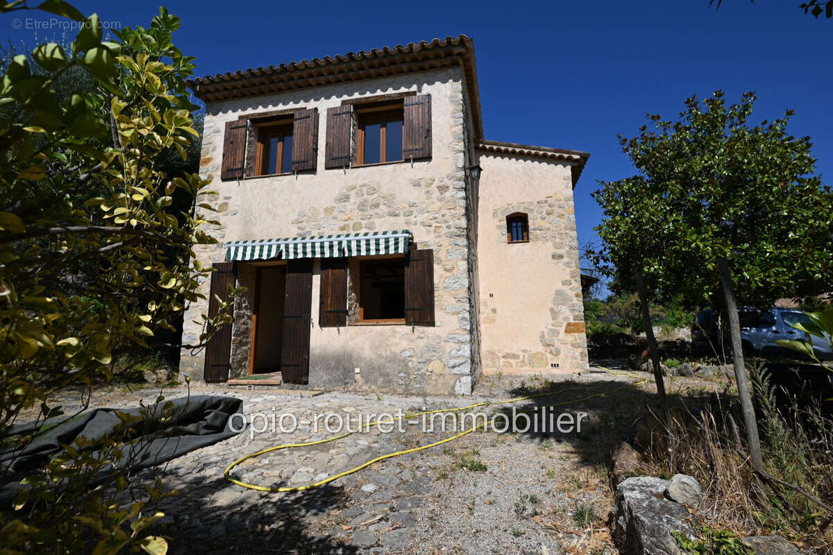 Maison 117 m² à Le Rouret  - photo 2