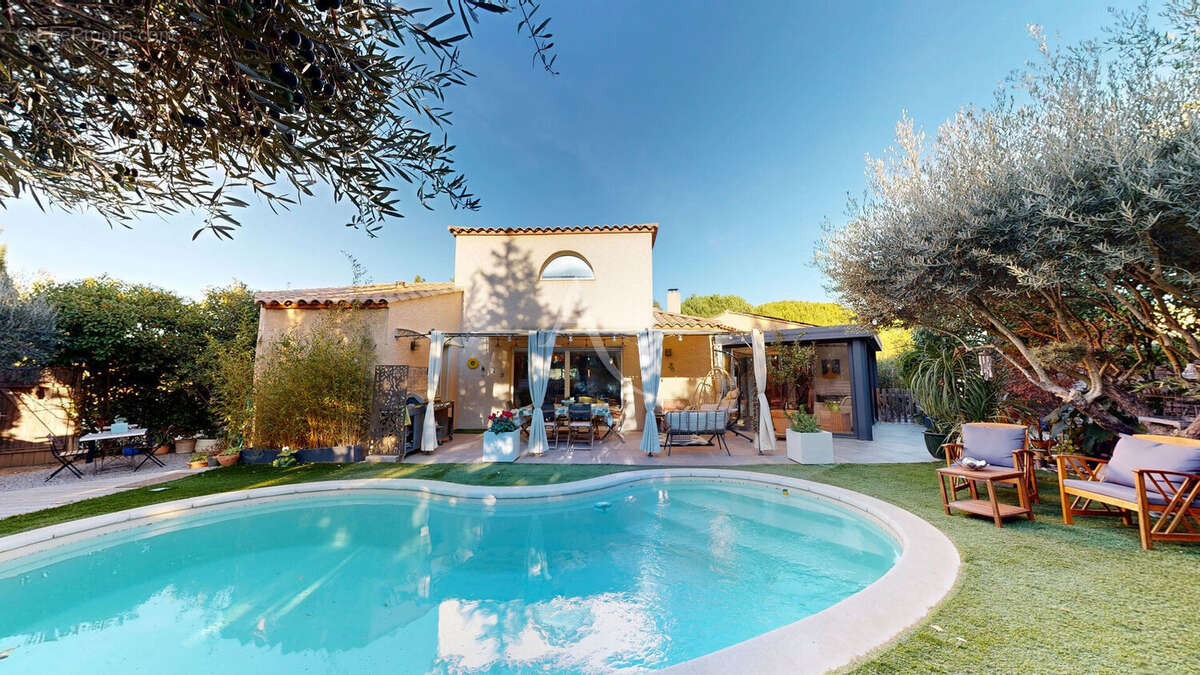 Villa 147 m², 4 chambres, Piscine chauffée, Grand Garage, Terrain 1200 m² - photo 4