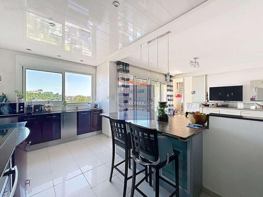 Appartement à OULLINS
