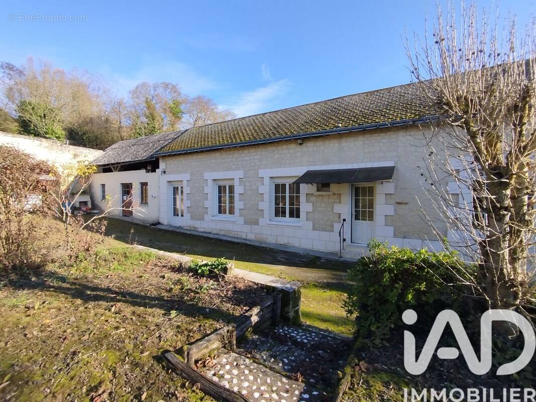 Photo 1 - Maison à LA ROCHE-CLERMAULT