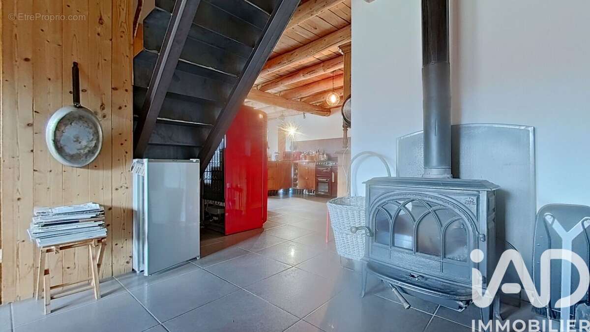 Maison 201 m² à Septmoncel  - photo 8