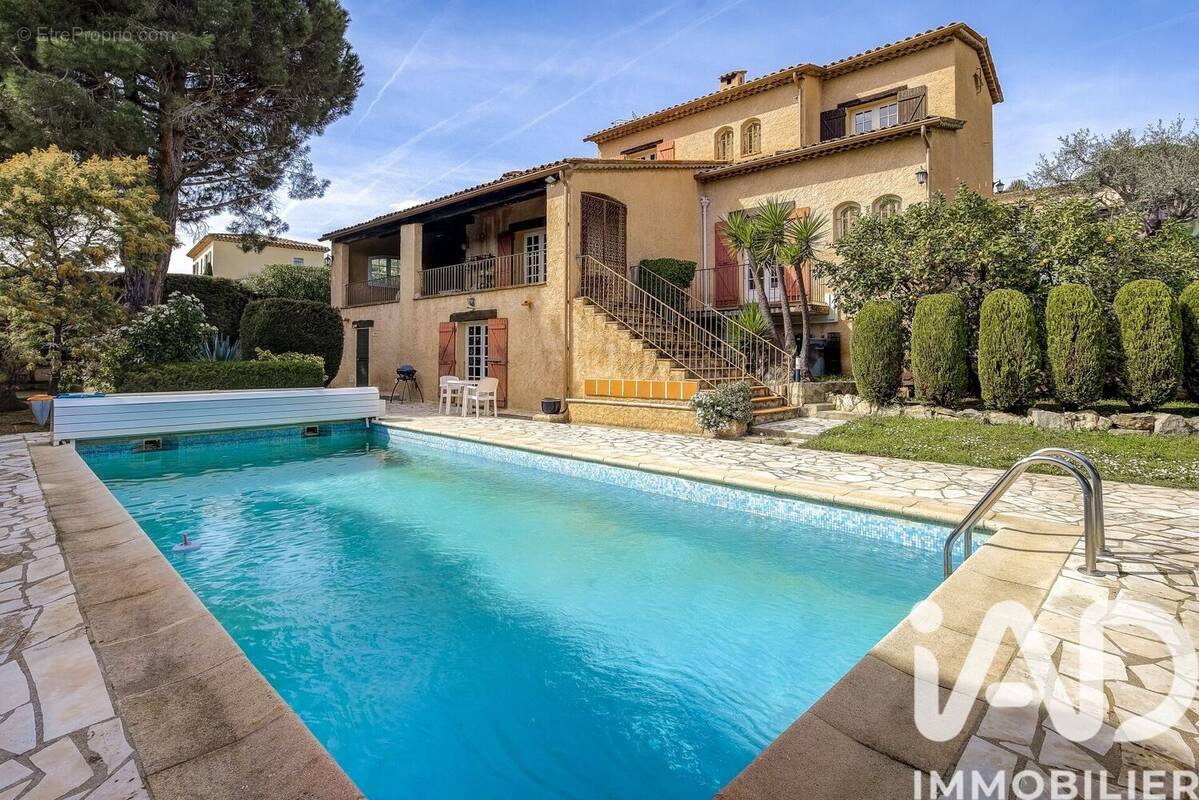 Photo 1 - Maison à LA ROQUETTE-SUR-SIAGNE