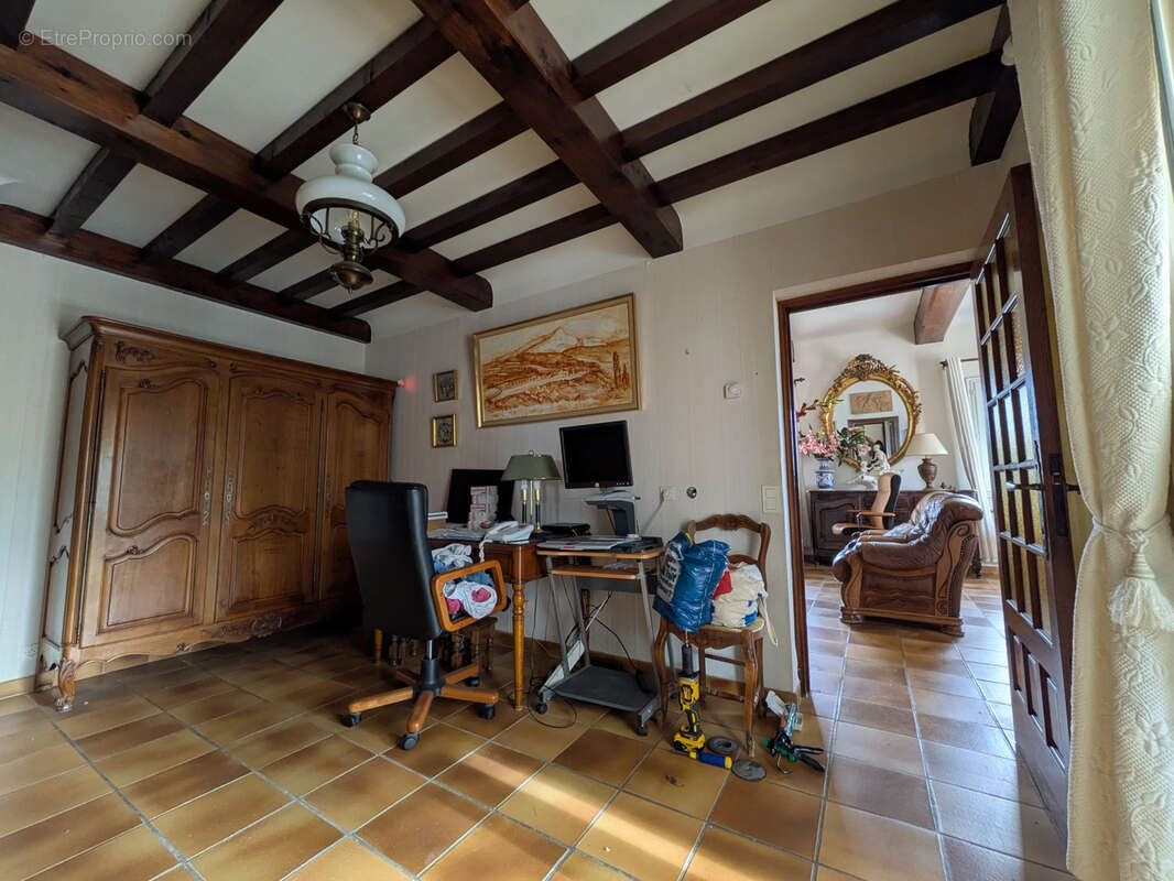 Maison à PEYROLLES-EN-PROVENCE