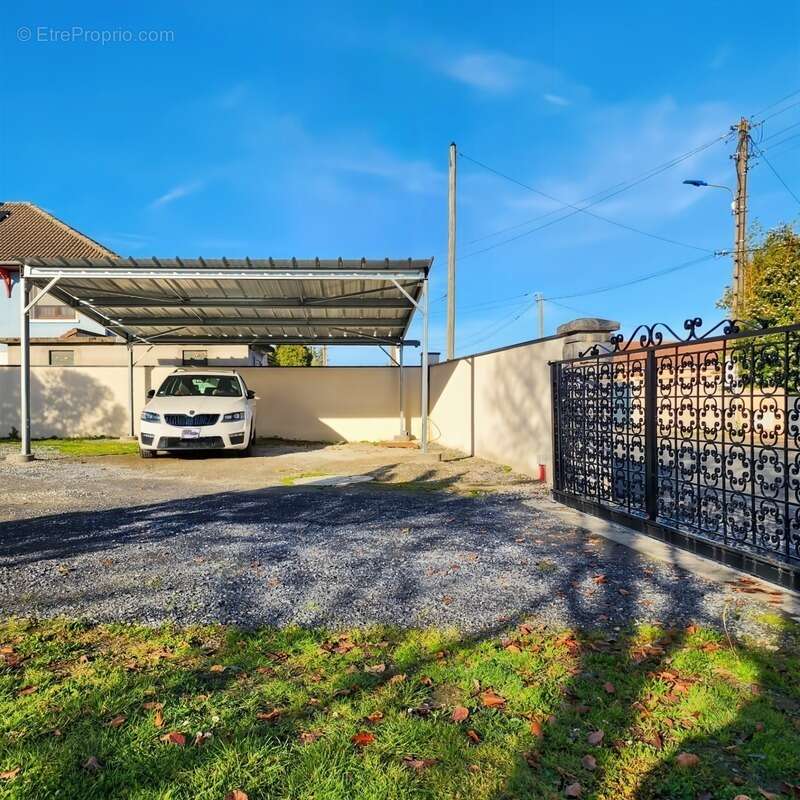 Maison à AUREILHAN