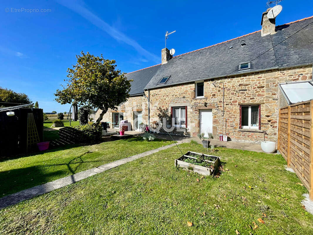 Maison à ROZ-SUR-COUESNON