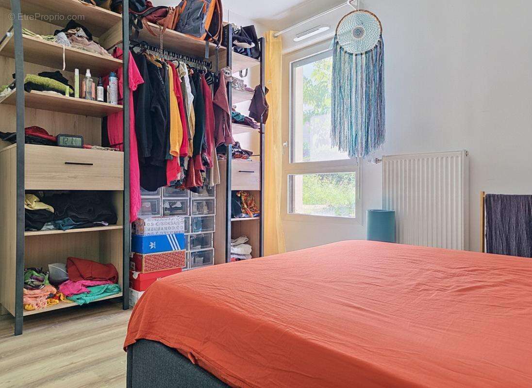 Appartement à MEYZIEU