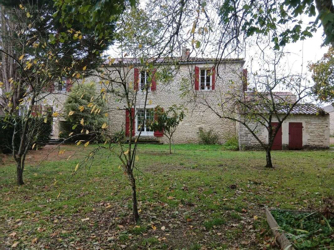 Maison à SAINT-NAZAIRE-SUR-CHARENTE