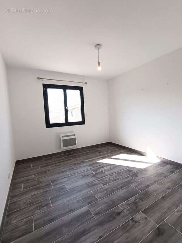 Maison à MONTELIMAR