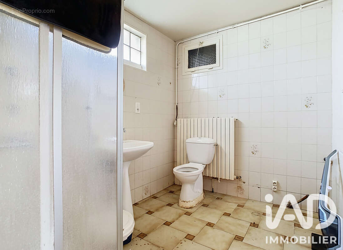 Maison 190 m² à Faux-Fresnay  - photo 5