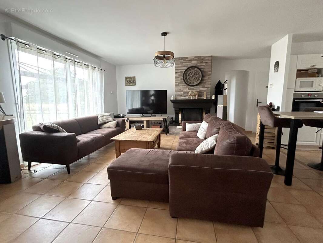 Maison à MARIGNY-BRIZAY