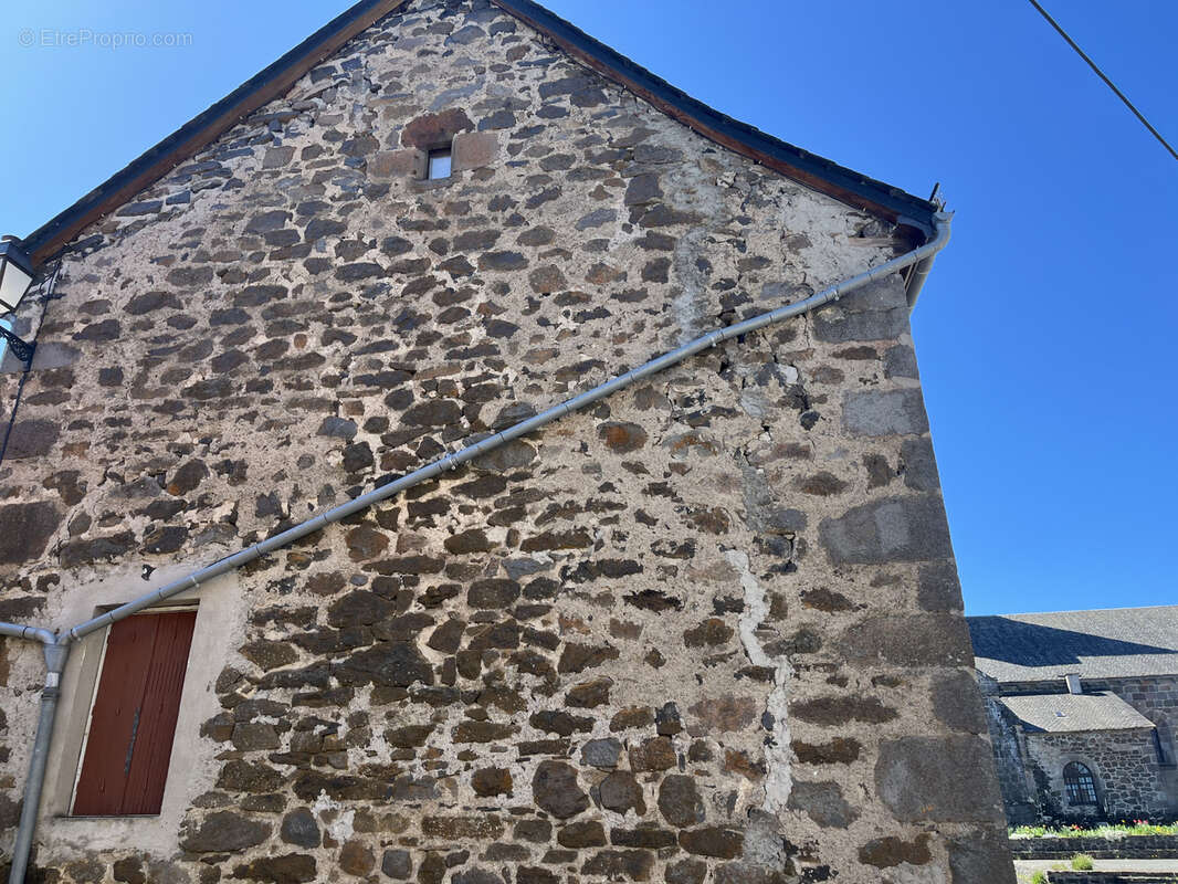 Maison à ANGLARDS-DE-SALERS