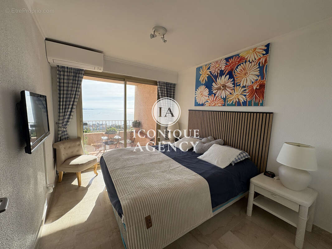 Appartement à VALLAURIS