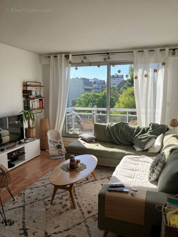 Appartement à COURBEVOIE
