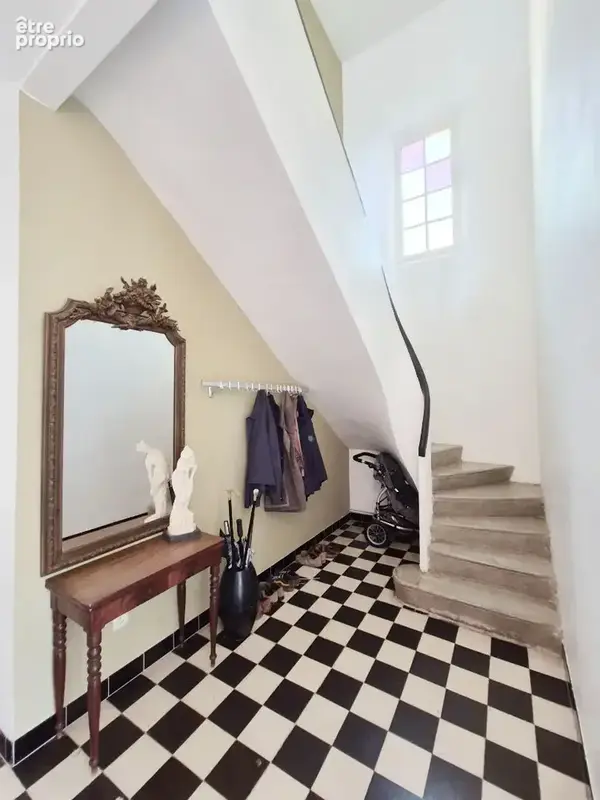 Spacieuse maison de village de six chambres avec piscine, jardin et activité de location saisonnière établie - photo 16
