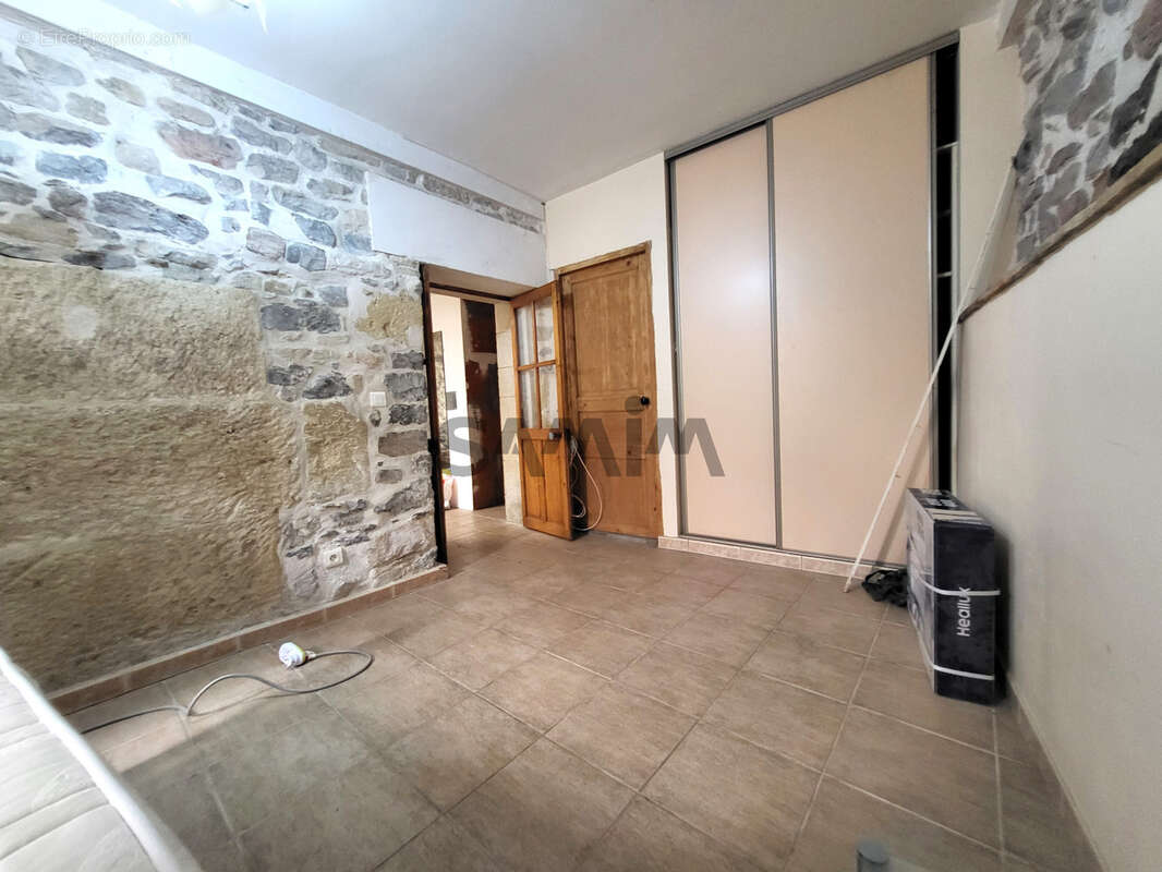 Maison à CLARENSAC
