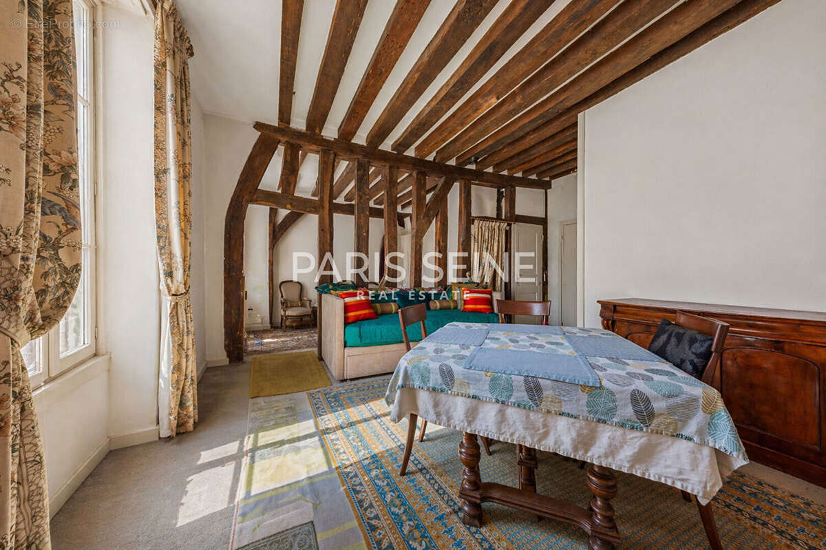 Appartement à PARIS-6E