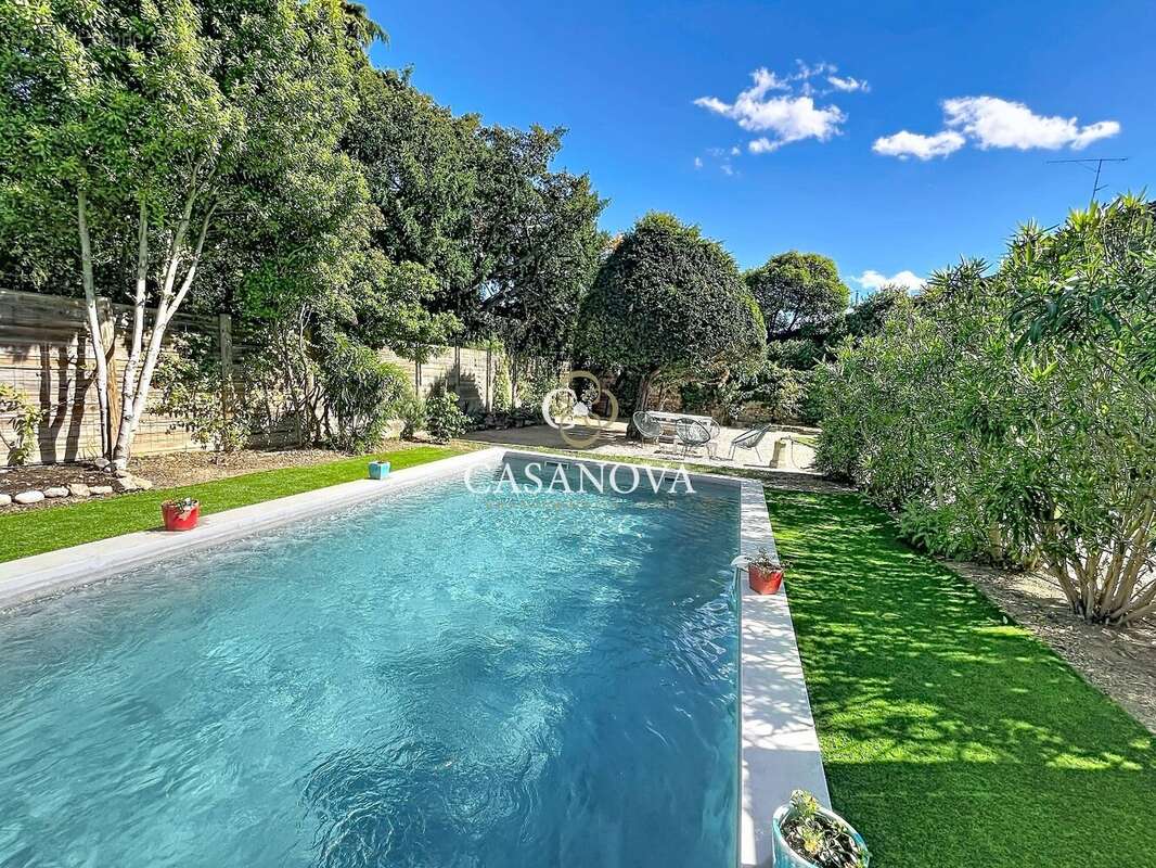 Charme & authenticité ! BATISSE de CARACTERE datant de 1789 proposant 350 m² avec jardin et piscine. Idéale pour un PROJET D'ACC - photo 25