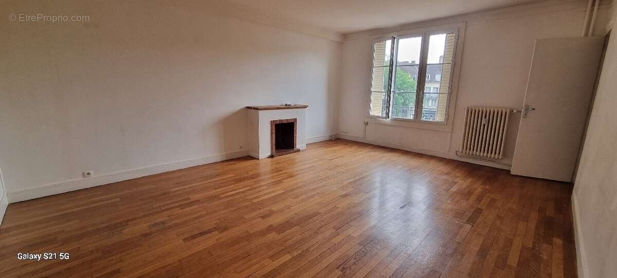 Appartement 82 m² à Mantes-La-Jolie  - photo 2