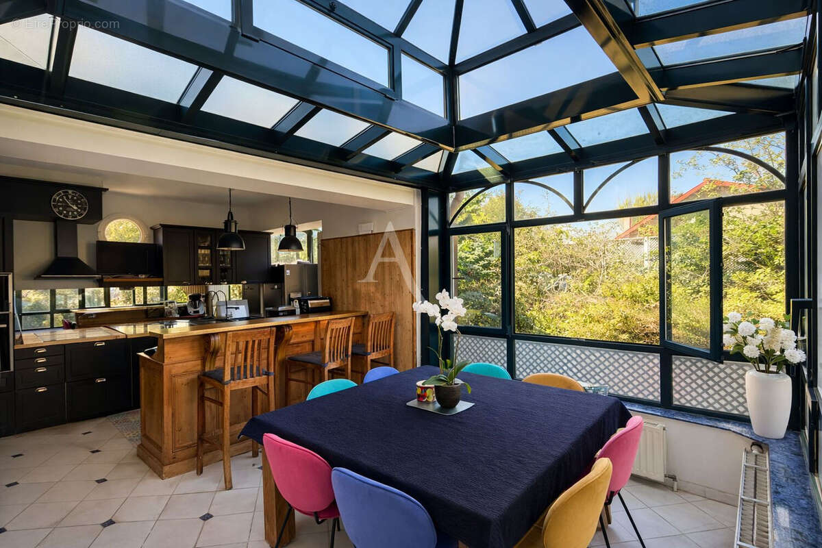 Maison à LE PERREUX-SUR-MARNE