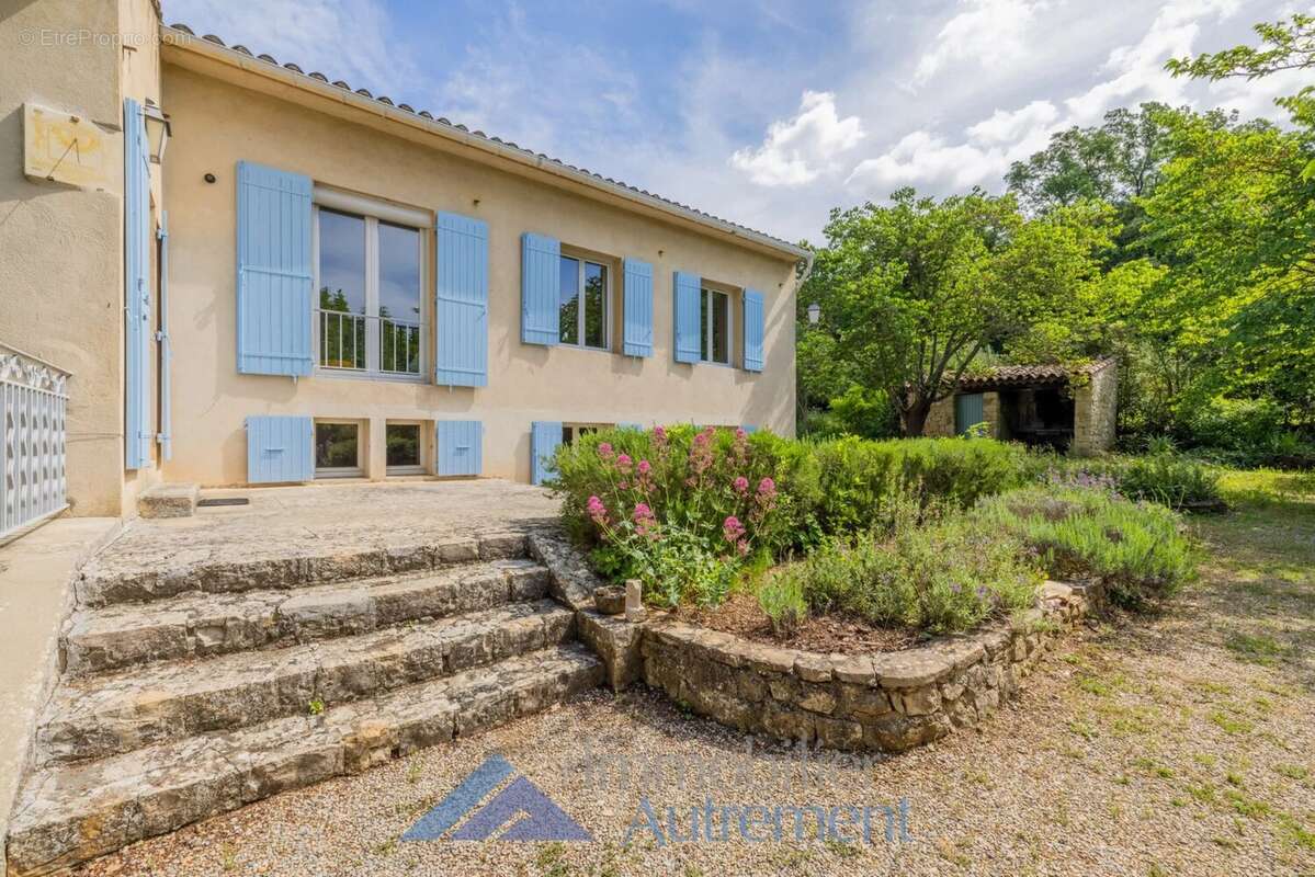 Maison à LE THOLONET