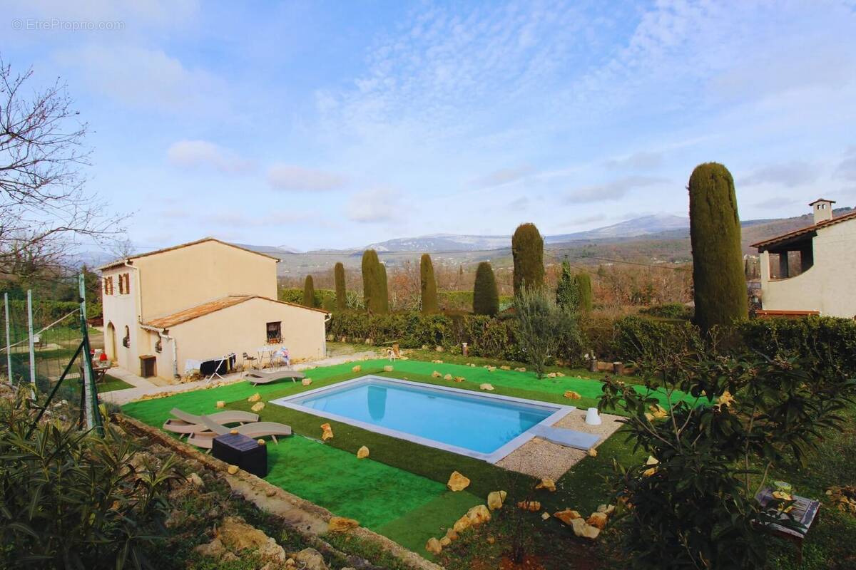 Maison à SAINT-CEZAIRE-SUR-SIAGNE