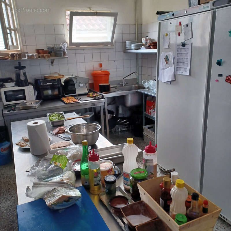 Commerce à MARGUESTAU