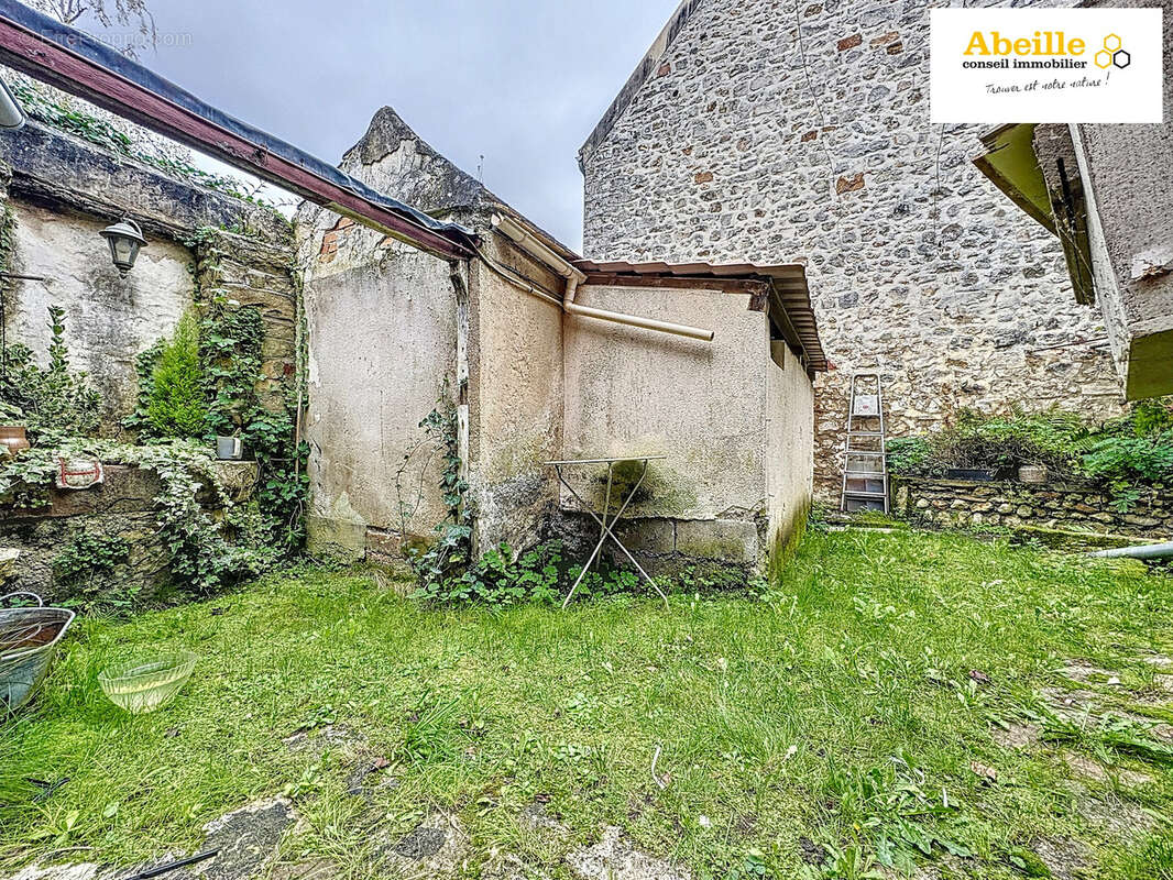 Maison ancienne de 94 m2 hab sur 156 m2 de terrain. - photo 13