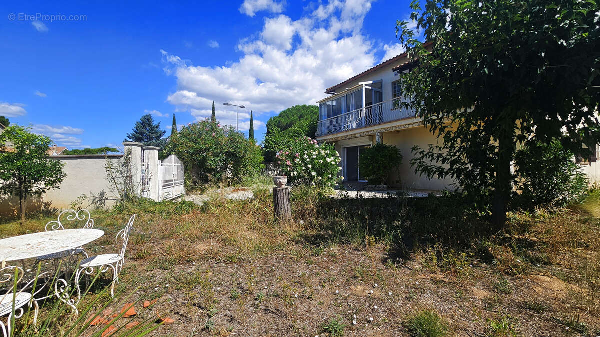 Grande maison familiale avec deux logements et terrain piscinable - photo 8
