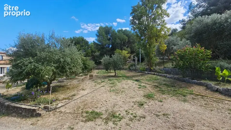 Terrain à CHATEAUNEUF-LES-MARTIGUES