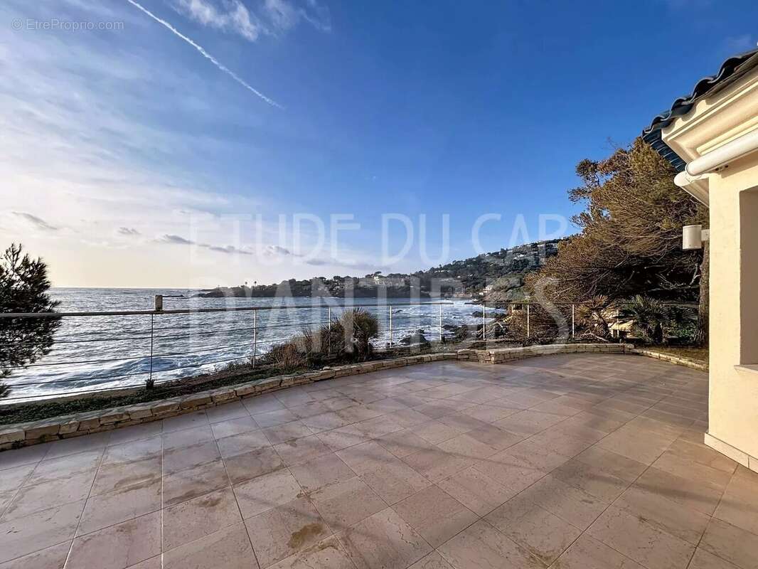 Maison à ROQUEBRUNE-SUR-ARGENS